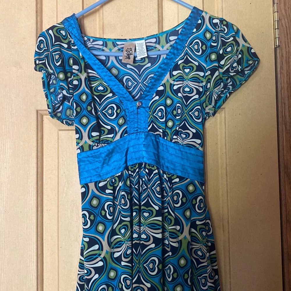 L8teR Blue and Green top that ties in the back